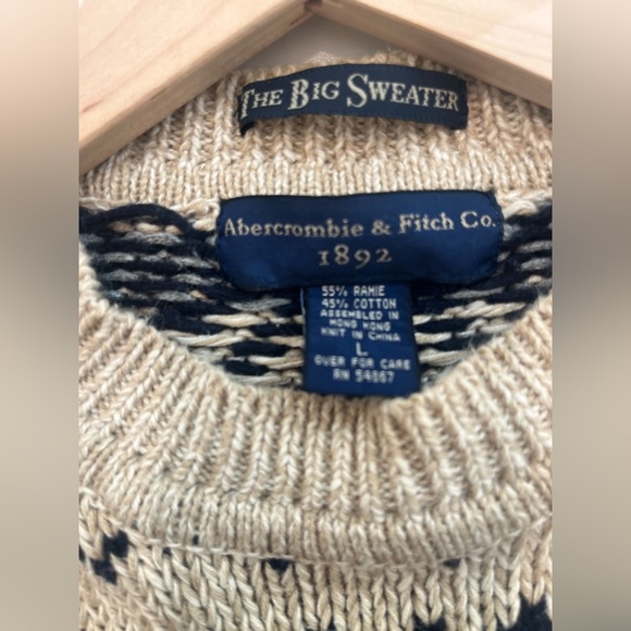 Vintage 90s Abercrombie Navy Blue and Beige Fair Isle Crew The Big Sweater Large - Picture 4 of 6